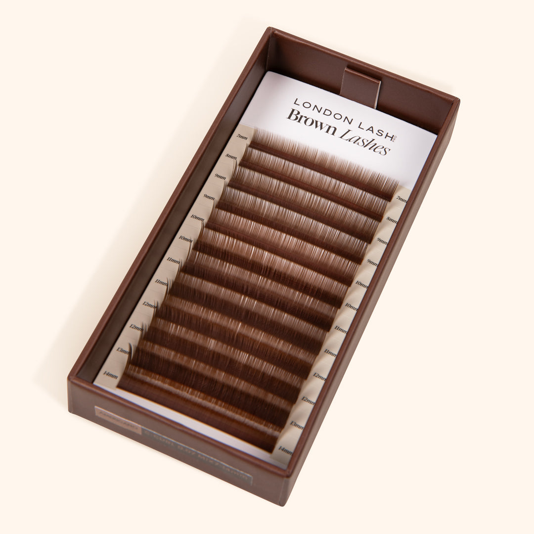 open lash extension tray with lightweight and  hypoallergenic Americano brown lashes 