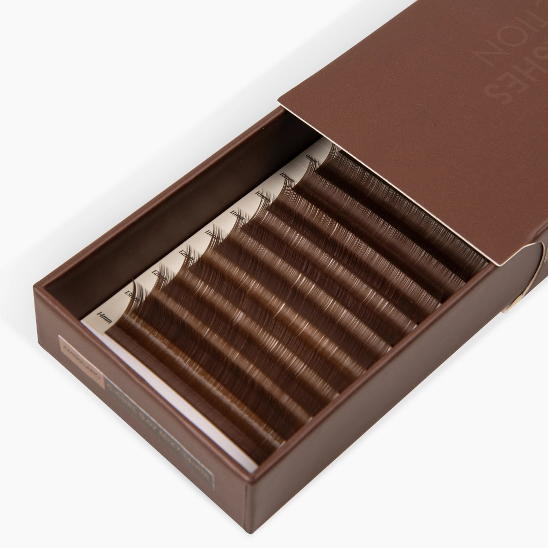 London Lash Pro Americano Brown Lash Extensions tray in CC Curl on white background
