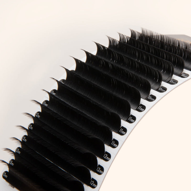 Chelsea Lashes - volume lash extensions, volume lashes, the best volume lashes, the best russian lashes, eyelash extensions, the best lash extensions, the best eyelash extensions, hybrid lashes, russian lashes,  eyelash extensions, classic lashes