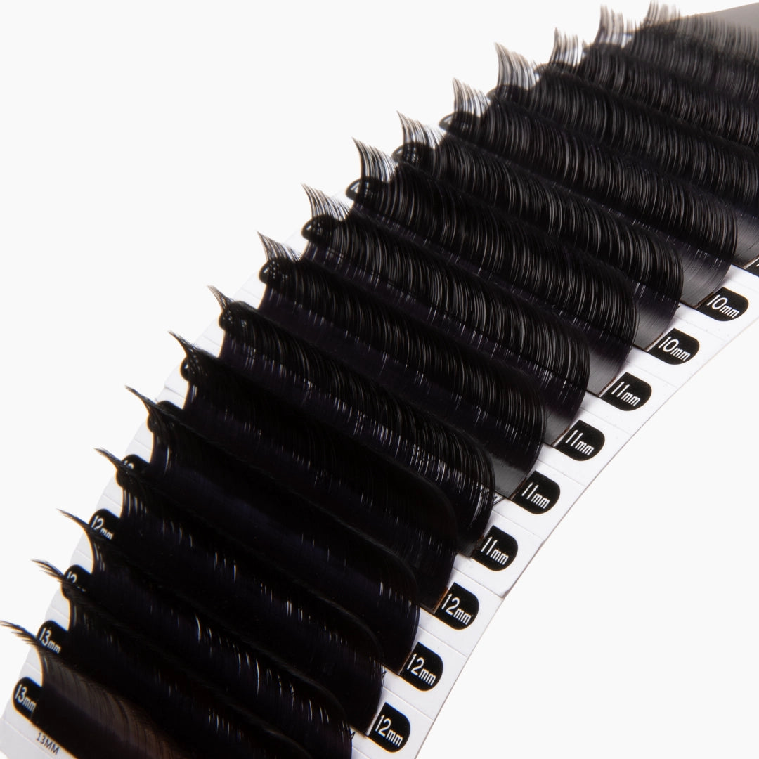 Close up image of chelsea lash strip 0.04 thickness