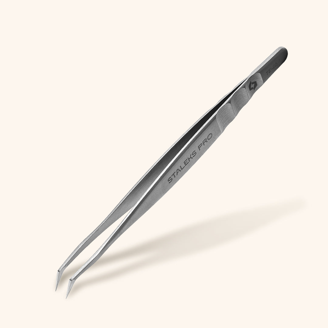 Staleks x London Lash Mega volume lash tweezers for volume lash extensions