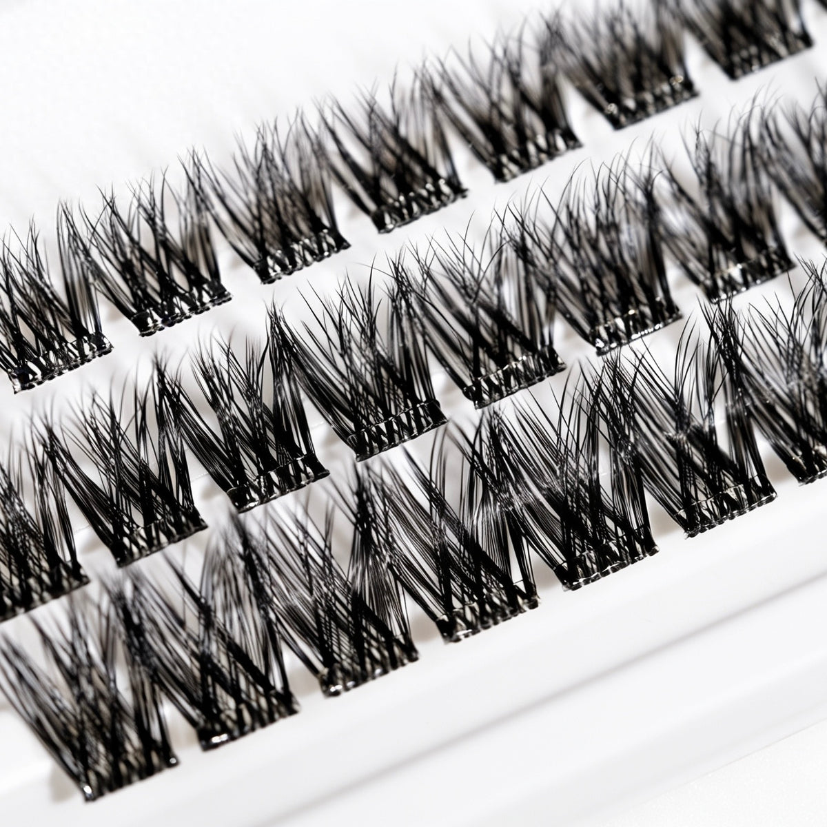 London Lash Pre-Glued Cluster Lashes - Liv