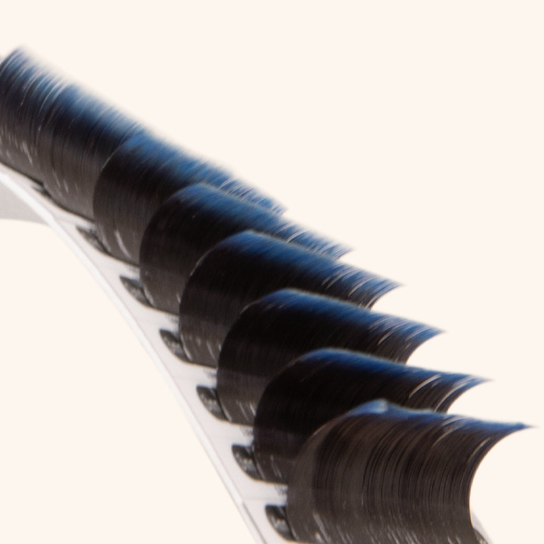 best blue two-tone ombre coloured volume lashes, best blue coloured eyelash extensions, best blue two-tone ombre coloured volume lash extensions, best blue two-tone ombre coloured volume lashes, best ombre coloured volume eyelash extensions, best ombre co